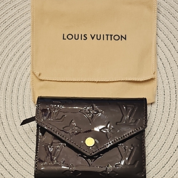 Louis Vuitton Victorine Leather Wallet - Amarante Vernis **Rare Find** - Picture 2 of 14
